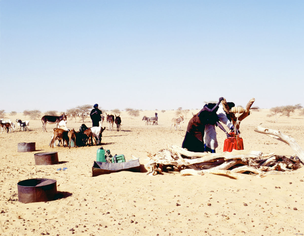Жизнь и быт в пустыне. Берберы туареги бедуины. Туареги Ливия. Туареги племя кочевников Африки. Туарег Кочевник.