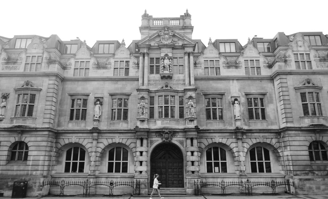 A greyscale photo of Oriel College in Oxford University - for How can teachers begin to decolonise the curriculum?