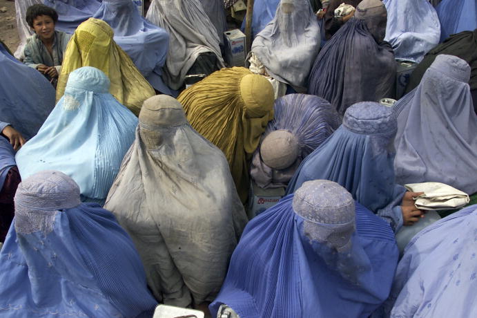 Afghan refugee women in north-west Pakistan - UN Photo/Eskinder Debebe