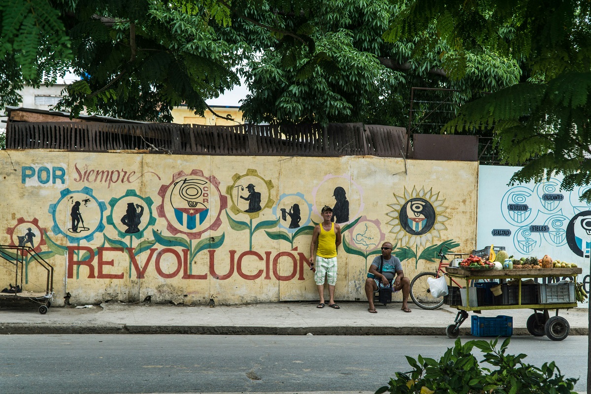 wall displaying "Revolucion" in Cuba for for Lacuna story on racism and misrepresentation of slavery resistance in Hollywood - for "While Hollywood ignored stories of Black resistance, Cuban filmmakers celebrated Black power"